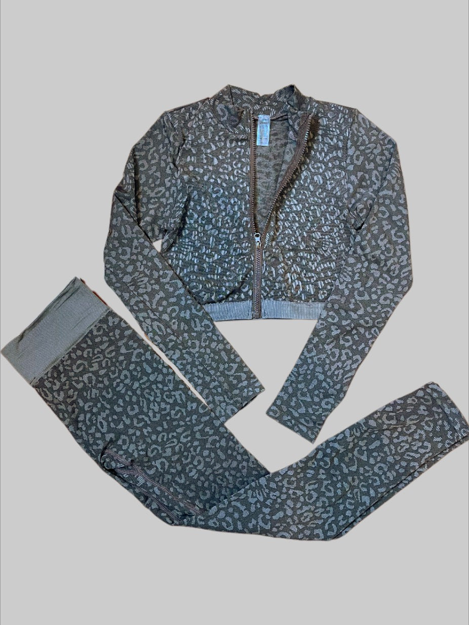 Chloe Workout Set (Leopard)